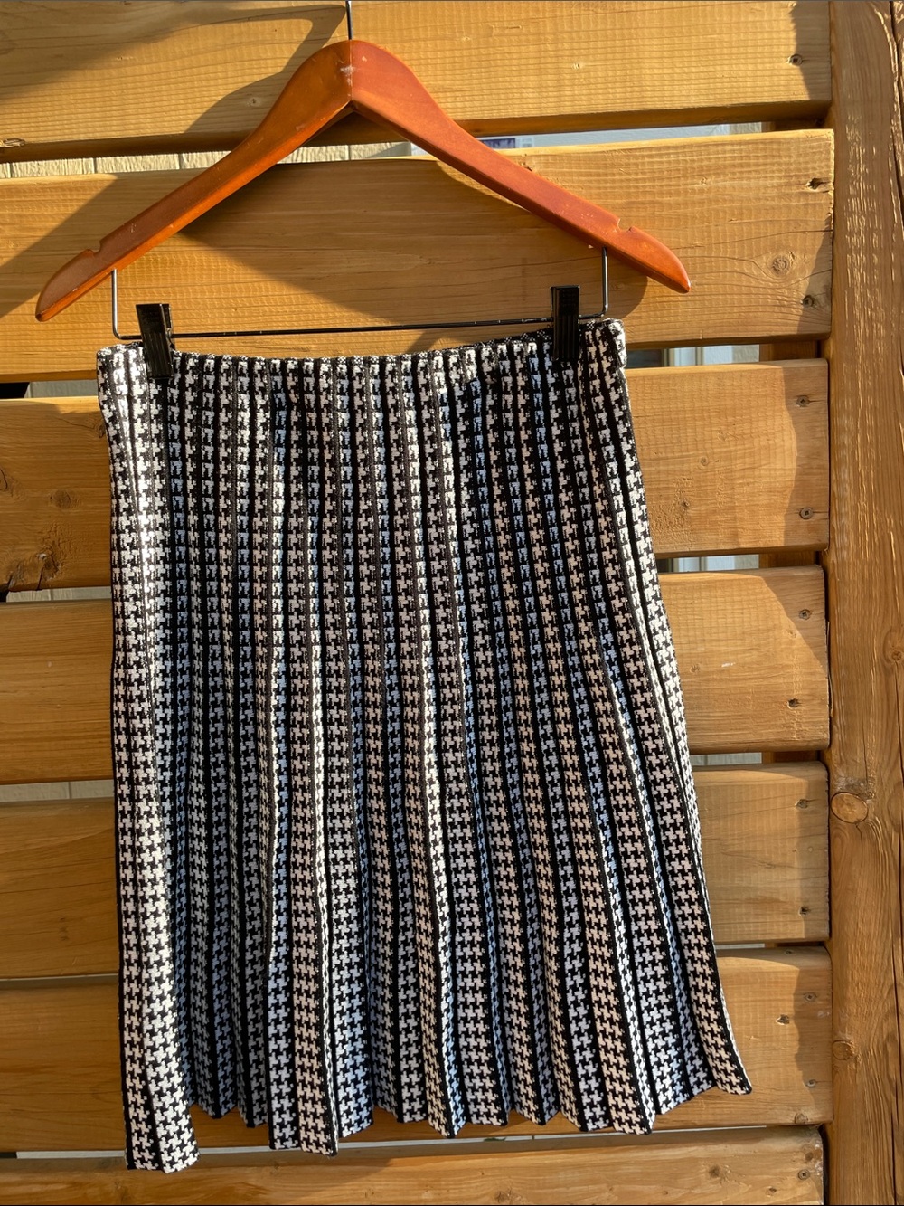 Max Studio Black and White Pleated Houndstooth Midi Skirt